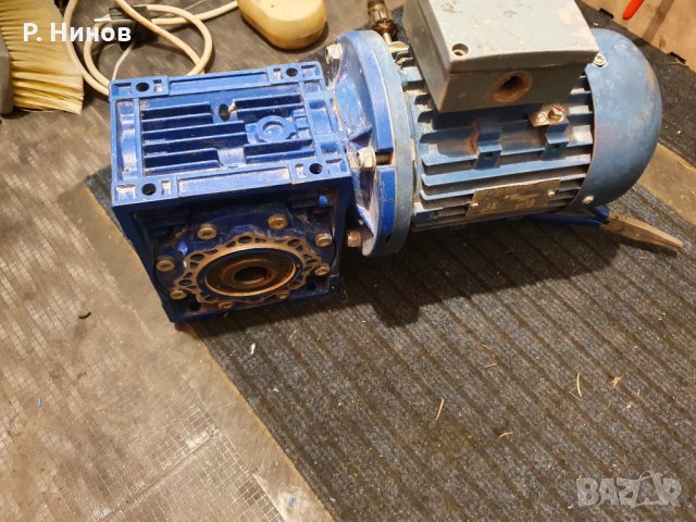 Монофазни ел.двигатели/електромотори/електродвигатели 0.75kW 35 -45 rpm, снимка 3 - Електродвигатели - 29278071