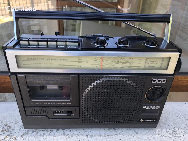 Hitachi TRK-5320E, 
радиокасетофон произведен през 1978г.-Работещ!, снимка 3 - Радиокасетофони, транзистори - 55745920