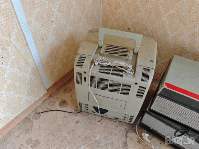 Продавам стари касетофони , телевизори ,списания , магнетофони ., снимка 11 - Антикварни и старинни предмети - 54087184