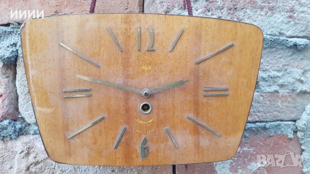 Стенен часовник Маяк, снимка 2 - Антикварни и старинни предмети - 51820651
