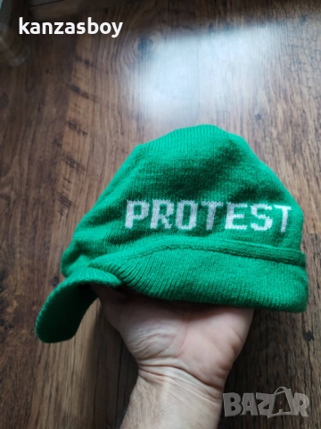 protest - страхотна зимна шапка универсален размер, снимка 2 - Шапки - 53197337
