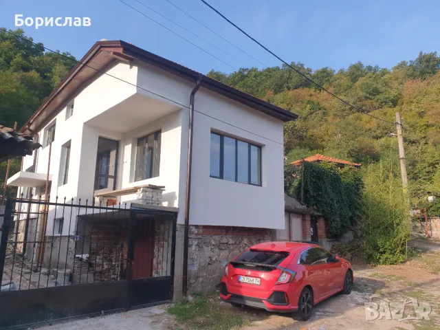 Двуетажна къща в Стария град на Брацигово 