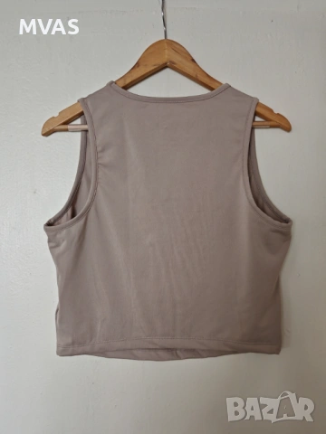 Нов дамски бежов топ M L размер, снимка 2 - Потници - 54315569