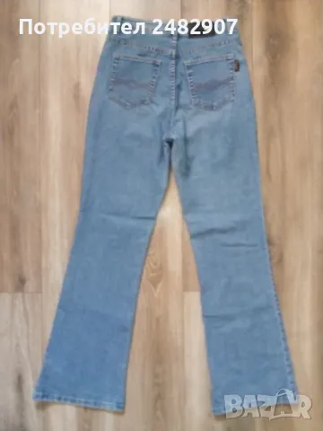 Дамски дънки, снимка 4 - Дънки - 49360365