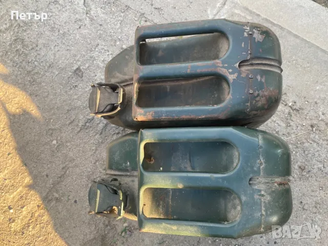 Стари метални бензинови железни туби, снимка 4 - Антикварни и старинни предмети - 50436821