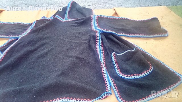 Ръчно плетено бродирано наметало с качулка , снимка 7 - Антикварни и старинни предмети - 37692796