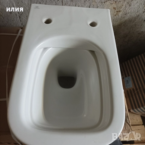 Окачена тоалетна чиния