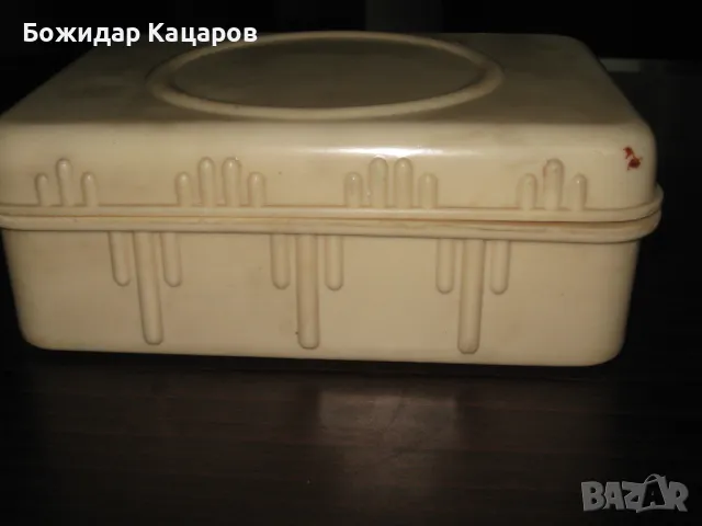 Стара бакелитова кутия. Цена - 10 евро. Пращам по Еконт. За София, може да си го вземете и лично., снимка 3 - Антикварни и старинни предмети - 50063180