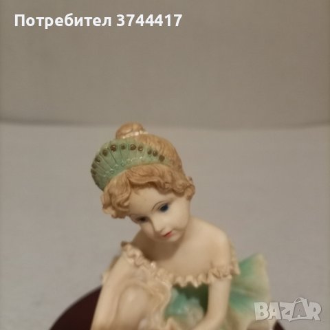Много красива рядка Винтаж фигурка статуетка на балерина от порцеланова смола., снимка 14 - Статуетки - 44452359