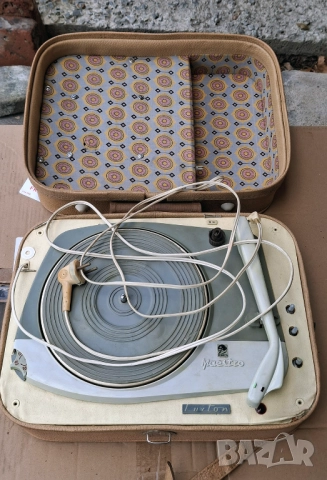 Антикварни грамофони-куфари Fonica, Petti, Молодежний и други, снимка 5 - Грамофони - 52830026