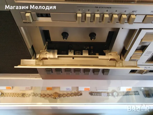 Радиокасетофон Grundig RR 3600 В отлично техническо и визуално състояние., снимка 16 - Радиокасетофони, транзистори - 49343657