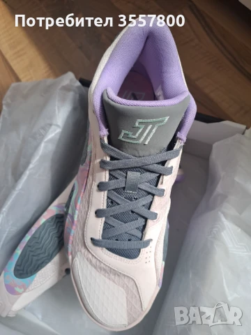 Баскетболни обувки Nike 41 номер, снимка 2 - Маратонки - 51236176