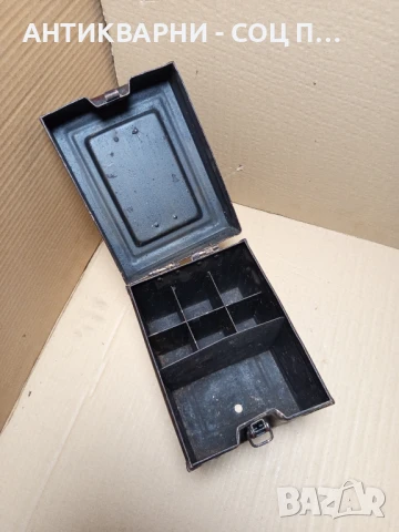 Стара Метална Военна Кутия., снимка 7 - Антикварни и старинни предмети - 51371002