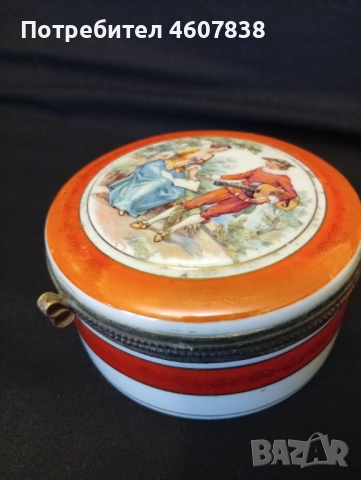 Порцеланова кутийка за бижута