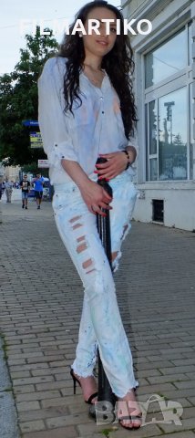 Ръчно рисувани и накъсани арт дънки