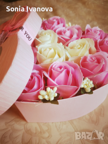 Кутия с вечни рози. Подходящ подарък за абитуриенти , снимка 13 - Подаръци за жени - 36578088