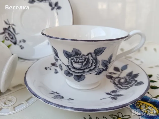 Кафе за двама - порцеланови чаши с черни рози , снимка 3 - Антикварни и старинни предмети - 48549136