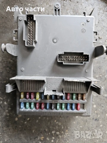 RENAULT LAGUNA II ОРИГИНАЛНА КУТИЯ С ПРЕДПАЗИТЕЛИ, РЕЛЕ, BSI, BSM, BCM МОДУЛ 518002217 8200004201, снимка 2 - Части - 51141892