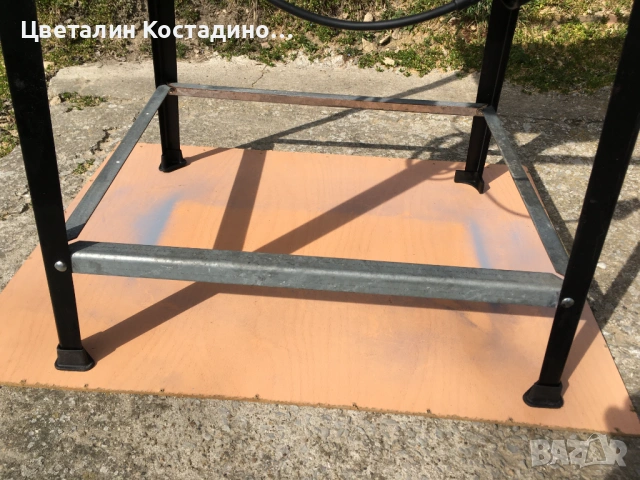 настолен циркуляр Bosch, със стойка Bosch, снимка 3 - Триони и циркуляри - 53986611