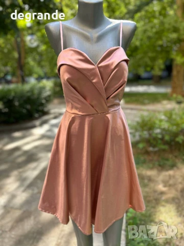 Сатенена рокля със сърцевидно деколте, снимка 4 - Рокли - 51152016