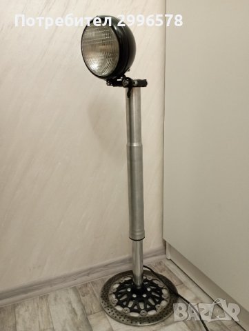 Настолна нощна лампа от мото части спирачен диск кол предница фар, снимка 2 - Части - 42370017