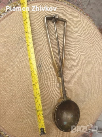 много стара лъжица за сладолед 