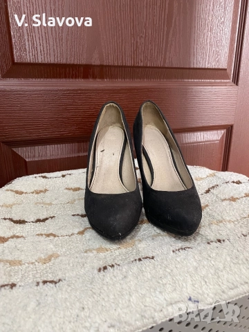 Обувки на ток, снимка 2 - Дамски обувки на ток - 52442435