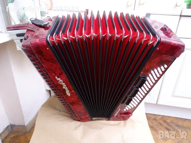 Акордеон Велтмайстер Метеор 80 баса