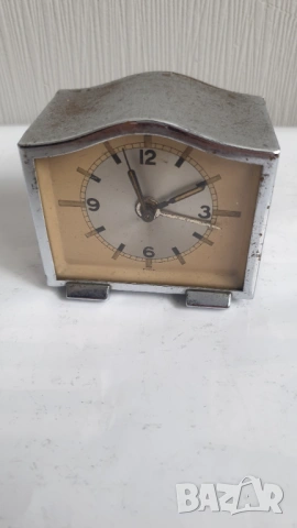 Малък настолен будилник Foreign, снимка 3 - Антикварни и старинни предмети - 53891117