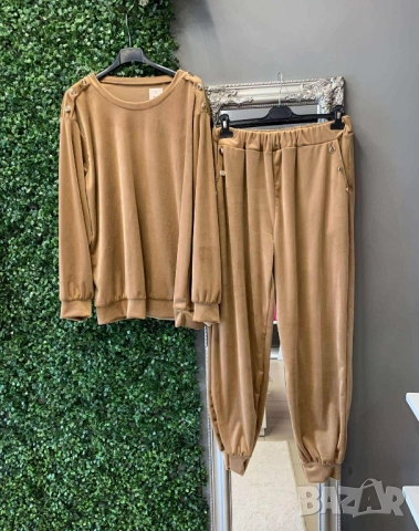 дамски екипи от меко кадифе 