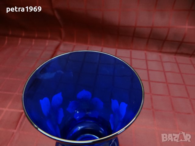 Ваза от синьо стъкло, снимка 4 - Вази - 42187513