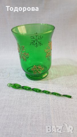 Фин съд от цветно стъкло за коктейли