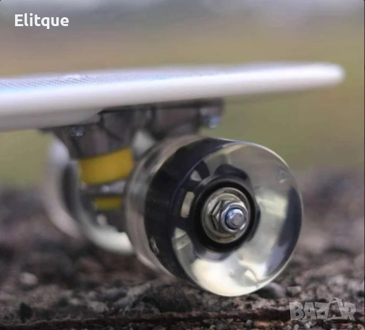 Емблема на градския стил: Скейтборд пениборд със светещи колела - смело каране и неповторими трикове, снимка 11 - Други - 52888649