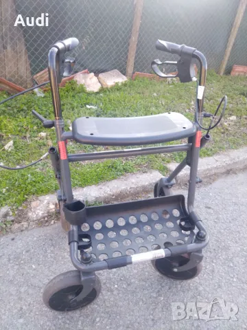 Сгъваема проходилка ролатор за възрастни, оперирани, трудно подвижни хора. Удобна седалка за сядане 