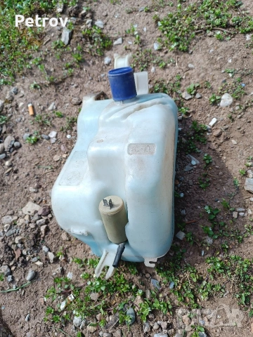 Продавам казанче за чистачки Fiat Brava 