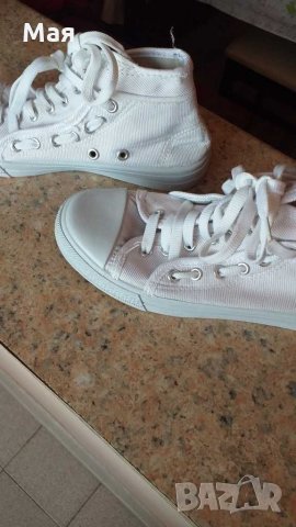 Снежно бели кецове, снимка 3 - Спортна екипировка - 30505271