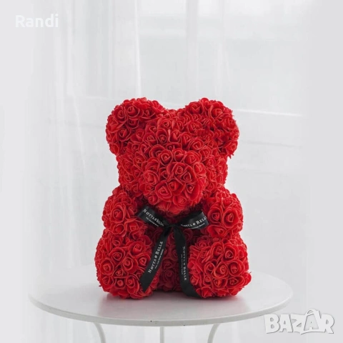 Червено мече от рози. Перфектният подарък за свети Валентин. Височина: 25см