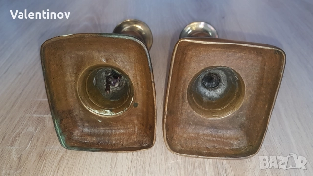 Чифт старинни бронзови свещници , снимка 2 - Антикварни и старинни предмети - 51741932