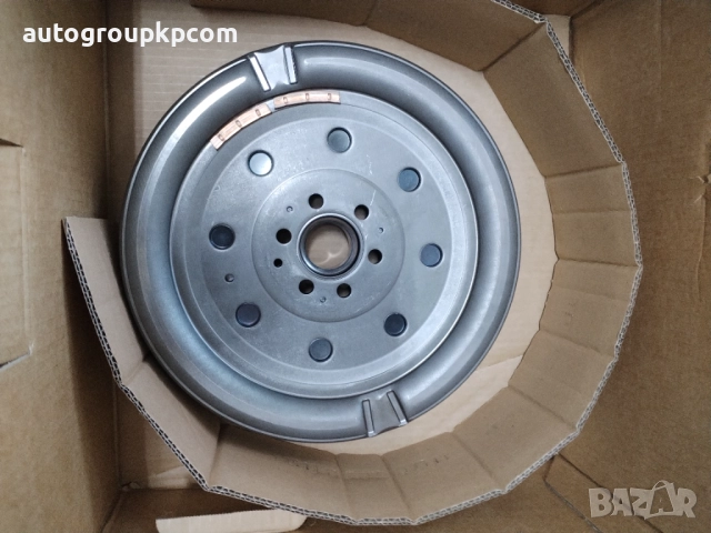 КОМПЛЕКТ СЪЕДИНИТЕЛ + МАХОВИК ЗА VAG 105к.с. LUK 600 0016 00, снимка 5 - Части - 51777490