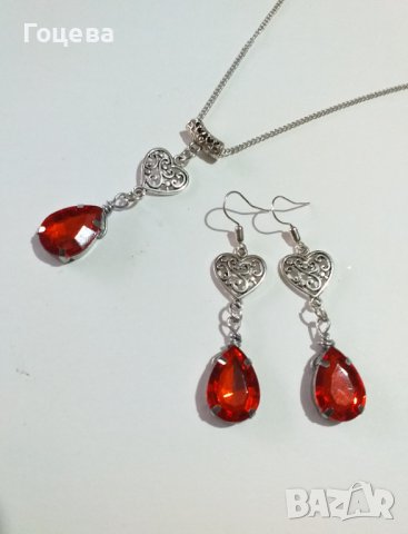 Прелестен комплект бижута в рубинено червено с орнаментирани сърца в цвят сребро , снимка 2 - Бижутерийни комплекти - 38843694