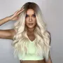 Висококачествена светло руса чуплива перука с тъмни корени на път, снимка 7