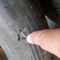 2бр гуми 295 40 r21  pirelli  със дот 45/16г -цена 150лв, за 4 броя общо моля БЕЗ бартер !!! 2 еднак, снимка 5 - Гуми и джанти - 29431745