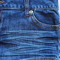 Изрязани дънкови панталонки, снимка 4 - Къси панталони и бермуди - 29288148