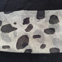 Дамска тениска Bershka,  size S, 100%вискоза, с тюл с леопардови мотив, като нова, снимка 2 - Тениски - 29005561
