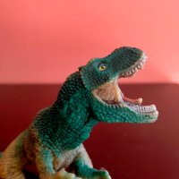 Колекционерска фигурка Schleich Dinosaurs Tyrannosaurus Rex McDonalds 2019, снимка 8 - Колекции - 40783815