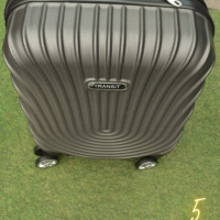 Стилен куфар с колелца за ръчен багаж с твърдо покритие, снимка 5 - Други стоки за дома - 44792697
