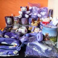 Милка Milka,коледни играчки,чаши,магнити,слушалки,плюшени играчки, шал, несесер, снимка 1 - Други ценни предмети - 14258540