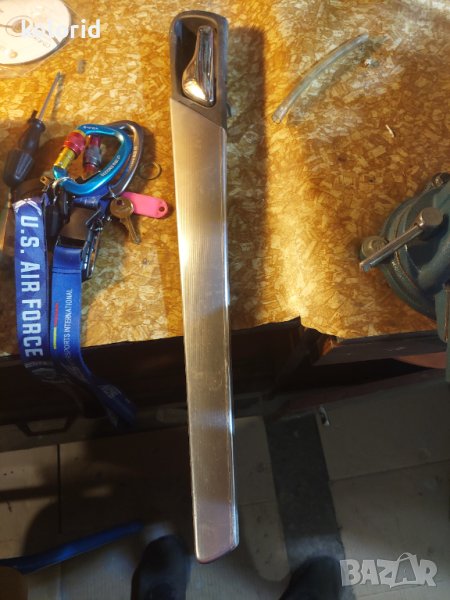 Лайсна от предна лява врата за ц класа w203 2007г, снимка 1