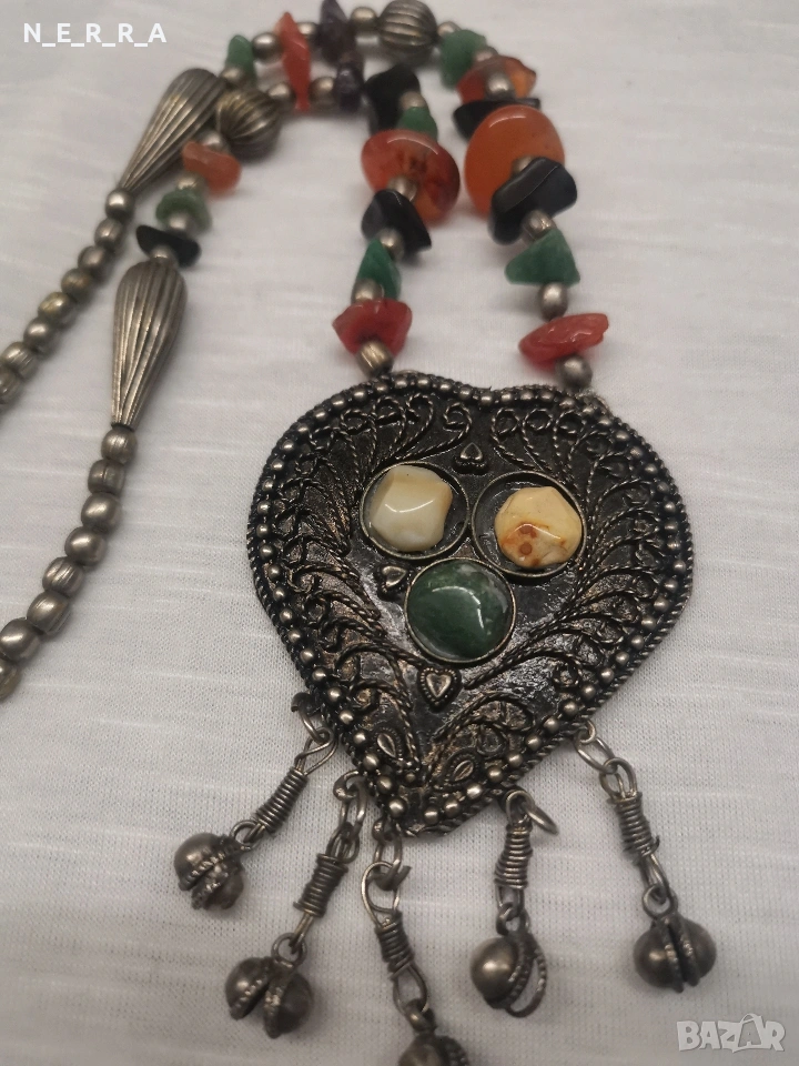 Дълъг старинен медальон с ахати, снимка 1