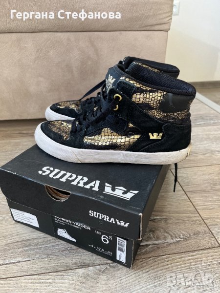 Страхотни кецове черно със златисто в перфектно състояние номер 37 стелка 23,5см, снимка 1